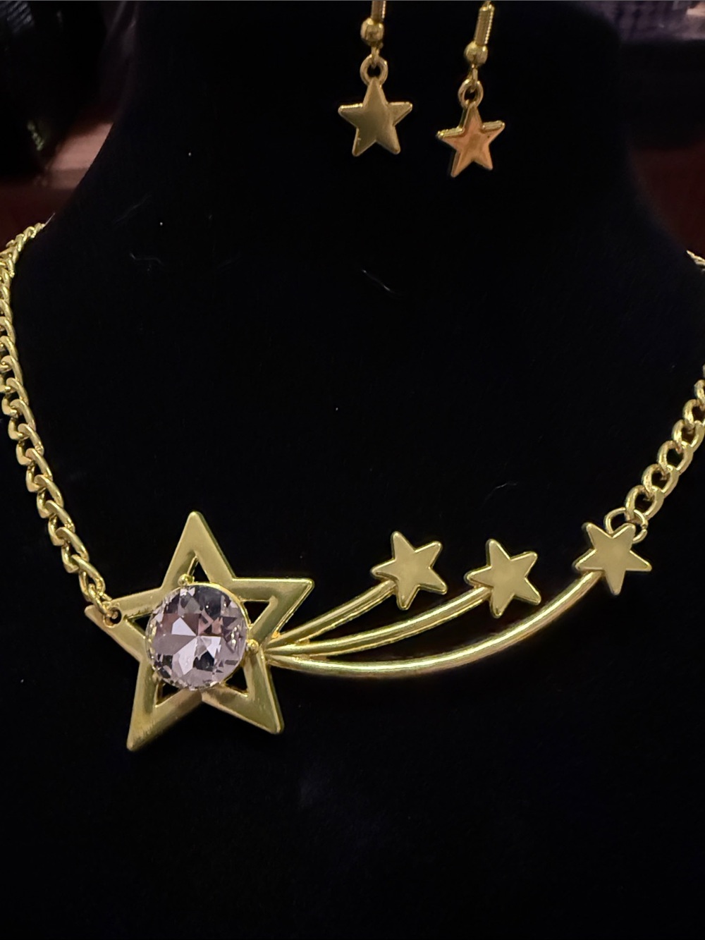New Women’s Yellow Metallic Shooting Star Necklace 11” and Earrings